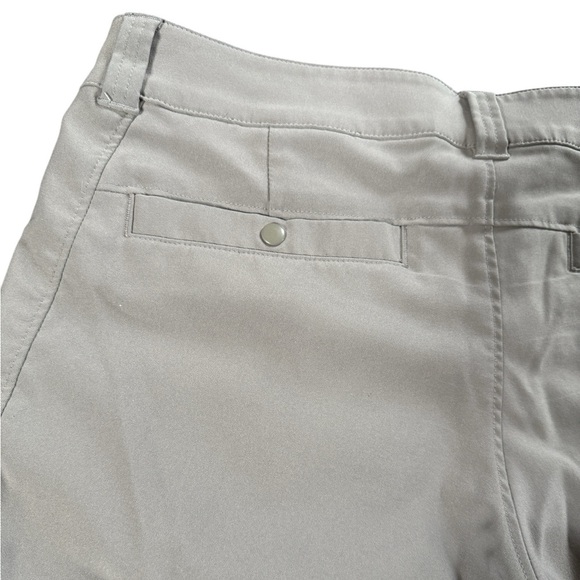 Under Armour women’s stretch golf/activity shorts, size 10, tan, zip/button - Picture 7 of 9